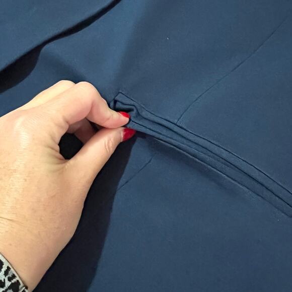 41Hawthorn MEDIUM Lisa Long Line Ponte Blazer - Stitch Fix One Button Closure - Picture 11 of 14